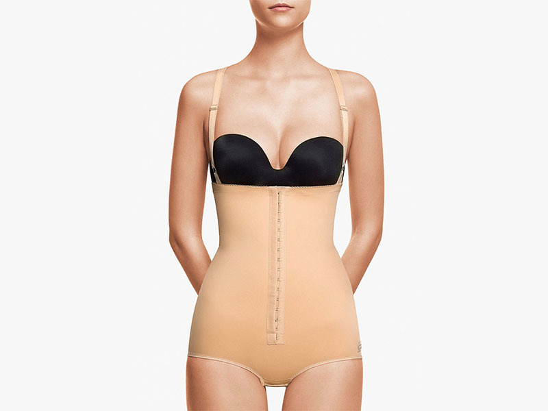 Body z szelkami zapinane na jeden rząd haftek